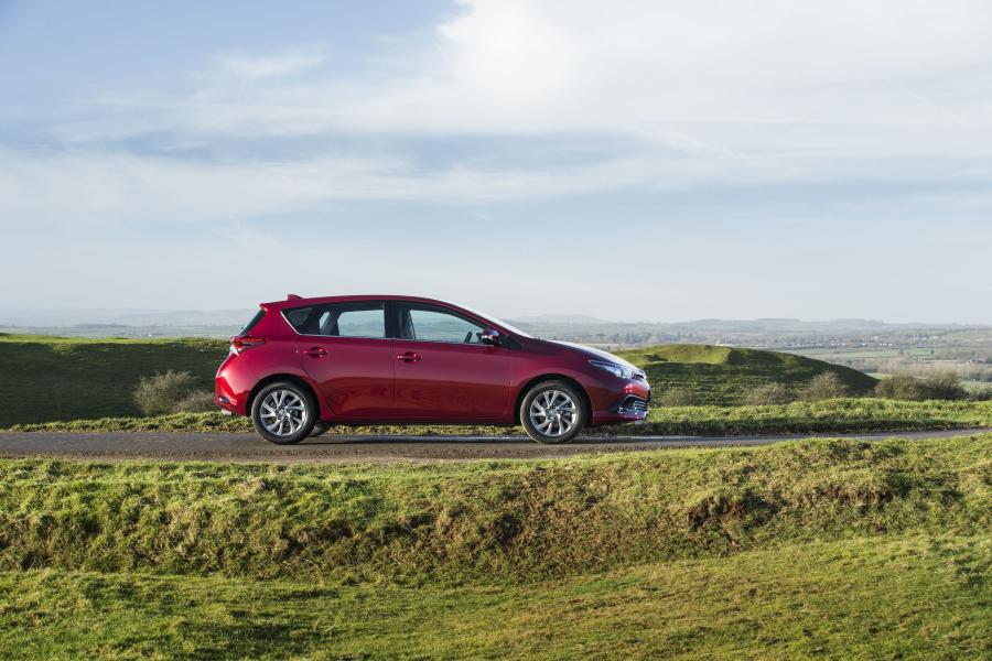  Toyota Auris 2015 года  (UK) (фото 11 из 43)